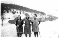von links nach rechts: Agnes Wagner, Franziska Hück, und vermutlich Dina Schmitt